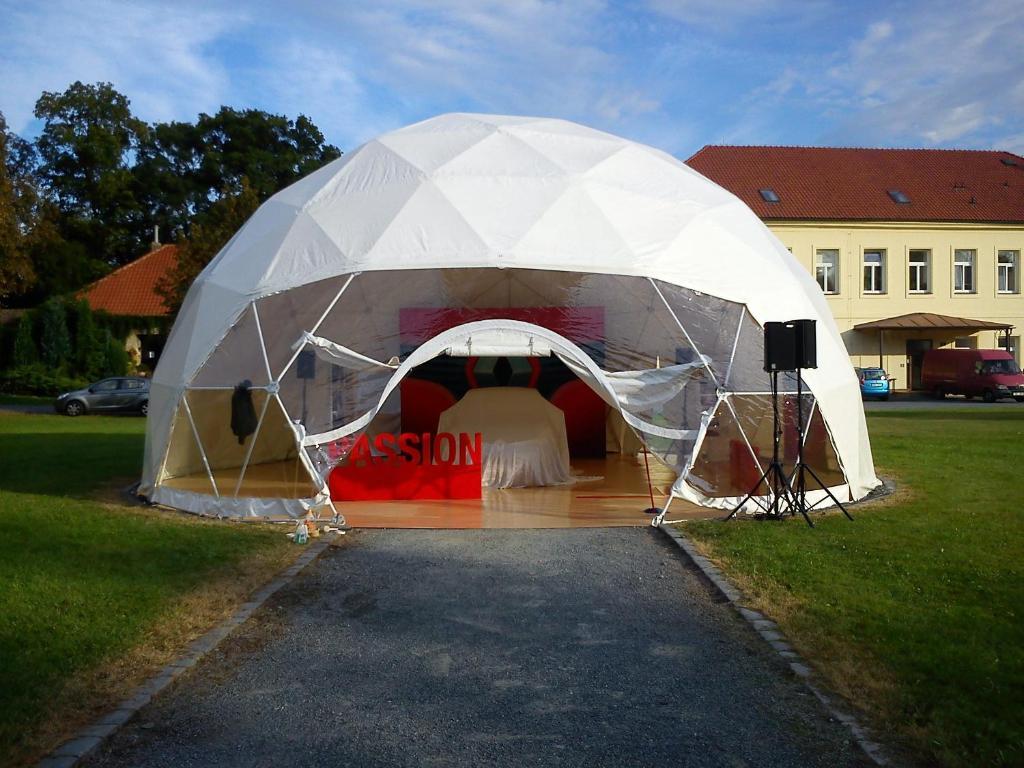Hotel Floret Prŭhonice Exteriör bild
